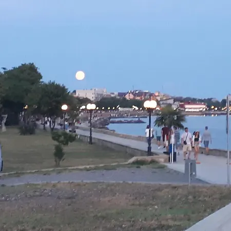 بيت ضيافة за гости West بوموري