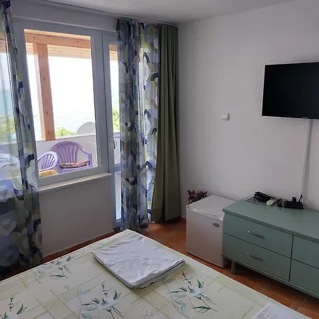 за гости West 3*