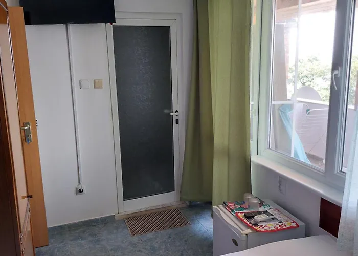 بيت ضيافة за гости West بوموري