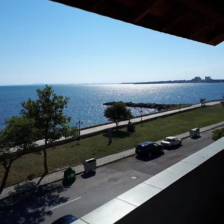 Guest house самостоятелни на брега на морето Pomorie