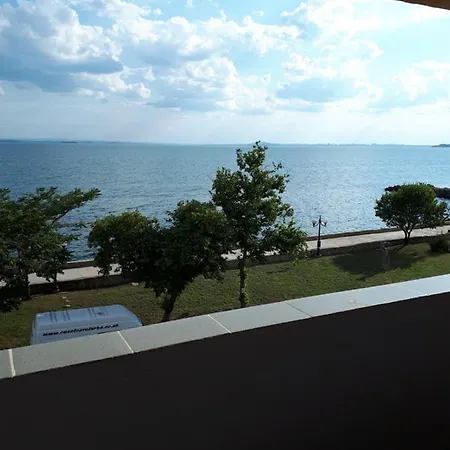 Guest house самостоятелни на брега на морето Pomorie
