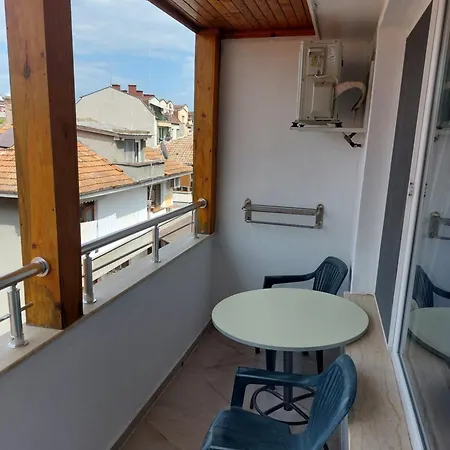 за гости West 3* פומורי