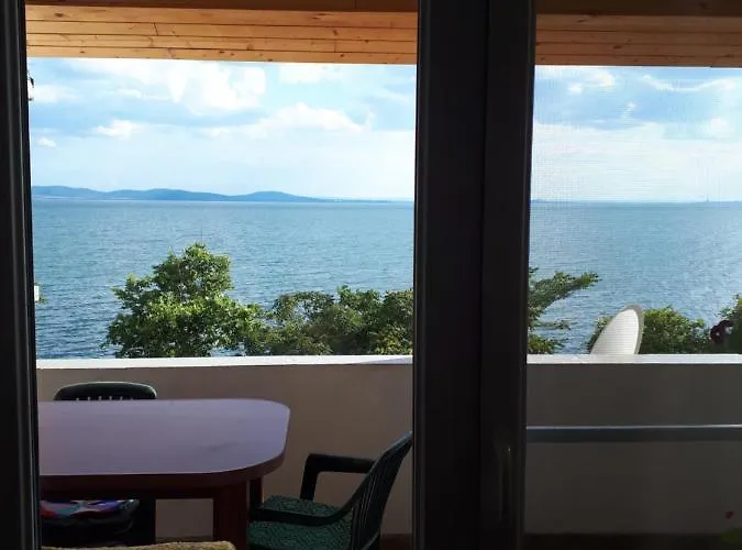 за гости West 3* Pomorie