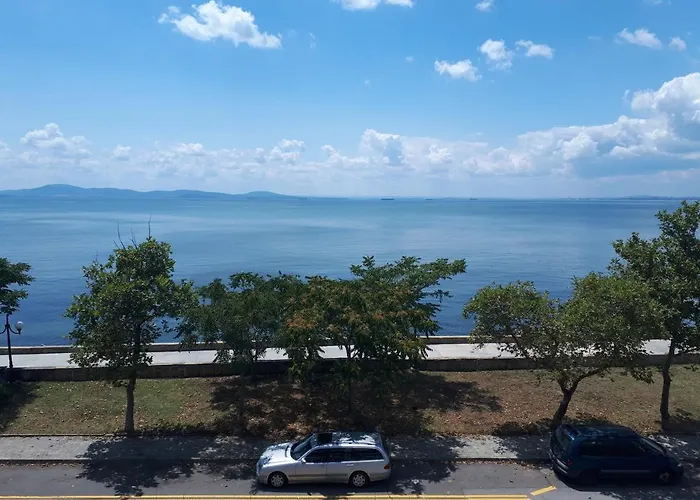 за гости West 3*