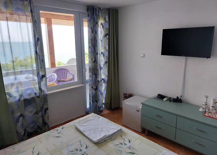 за гости West 3*